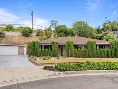 300 Teakwood Ave