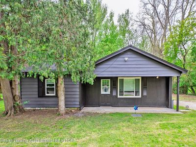 2275 E Lake Lansing Rd