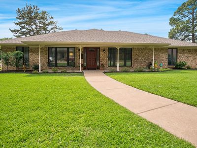 1725 Venetian Cir