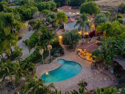 937 Pepper Tree Ln
