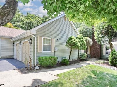 14 Birdseye Cir
