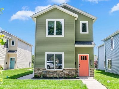1114 & 1116 N Woodburn Ave