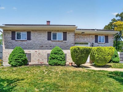 306 Shetlands Ln