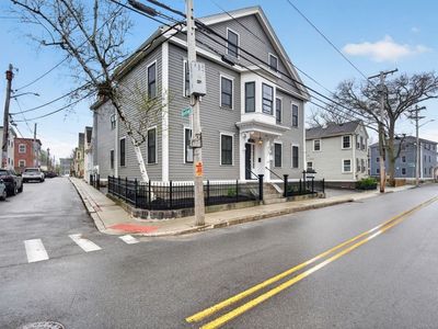 49 Essex St #2R