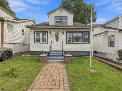 1585 Hillcrest Ter