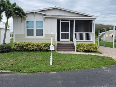 4 Appletree Ln