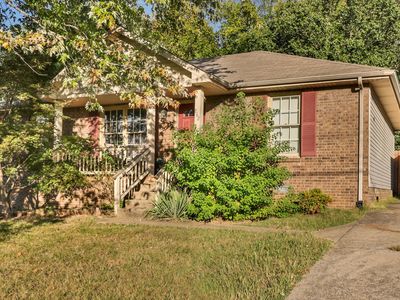 282 Moncrest Dr