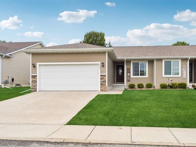 122 SE Sugarberry Ln