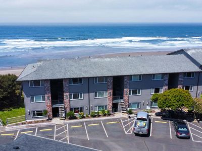 4229 SW Beach Ave #9