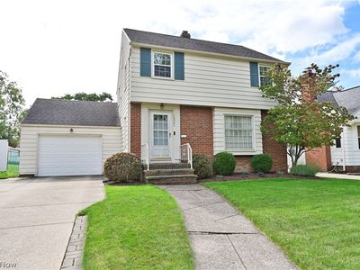 10247 Greenheath Dr