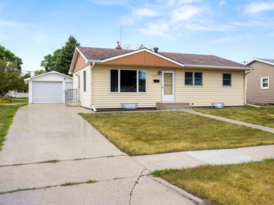 1805 17th St S