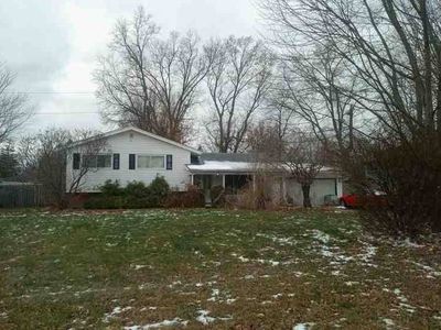 6210 Meadowbrook Dr