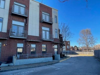 603 Denmark Dr APT 102