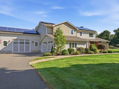 80 Green Meadow Ln