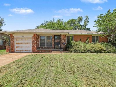 713 Hedge Dr
