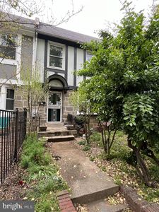 1458 Ogden St NW