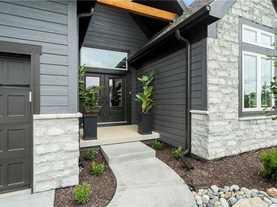 2206 NW Killarney Ln