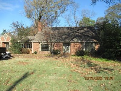 Property at 4286 Poplar Ave, Memphis, TN