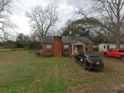 Property at 41 Crenshaw St, Elmore, AL
