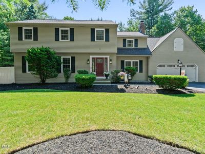 6 Greenfield Court