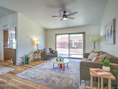 858 E Crown Ridge Dr