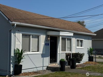 811 & 813 E Fairhaven Avenue