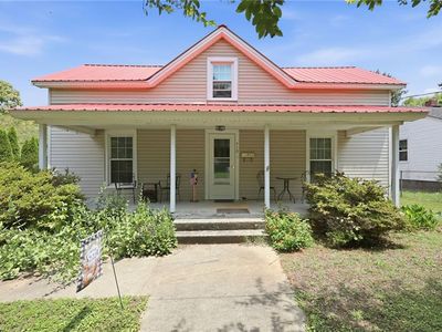 410 W Lee St
