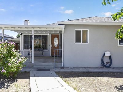 135 N Claremont Ave
