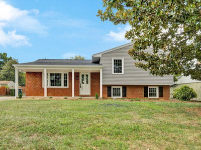 906 Citadel Ln