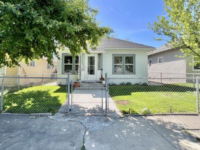 224 Oak St