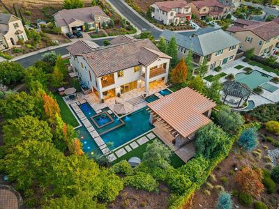 1570 Elmores Way