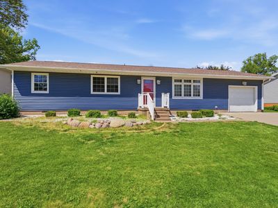 Property at 913 Acorn Ln, Muscatine, IA