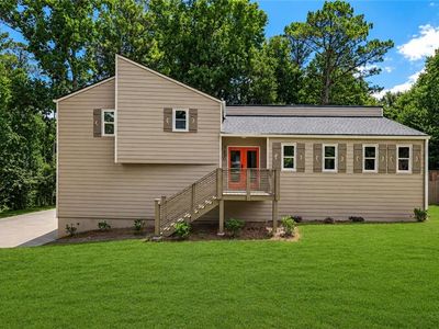 3650 Autumn Leaves Ln