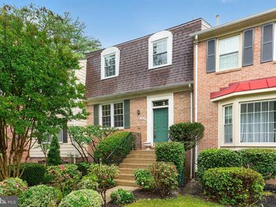 7503 Amesbury Ct