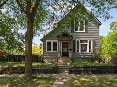 323 Erie St