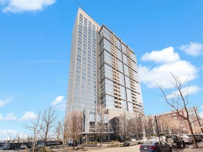 1901 S Calumet Ave #1404