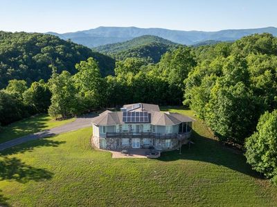 11106 Tree Top Dr