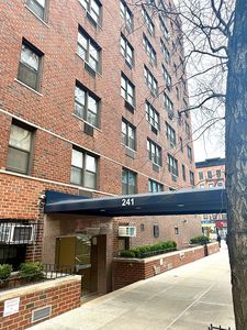 241 E 76th St APT 5J