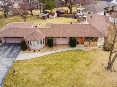 8633 Broadmoor Dr
