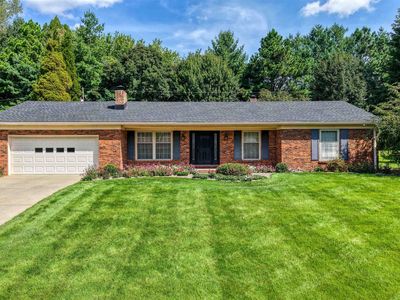 8900 Woodland Dr