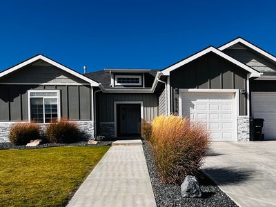 6776 Rogue River Rd