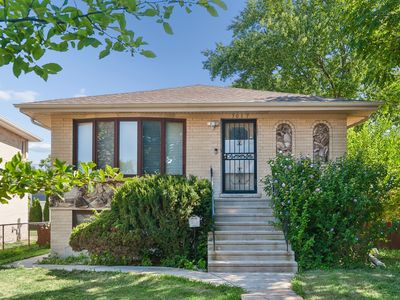 Property at 7017 W Jarvis Ave, Niles, IL