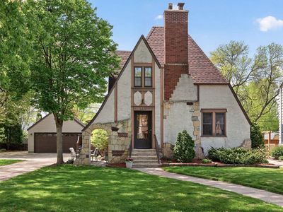 Property at 933 Delaware Ave, Mendota Heights, MN