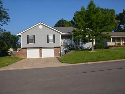 2319 NW Leann Dr