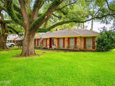 715 Tanglewood Dr