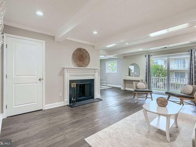 12 Warren Lodge Ct APT 1B