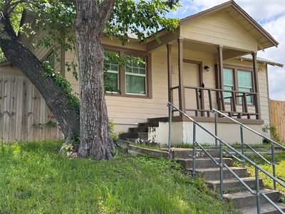 1208 E Magnolia Ave