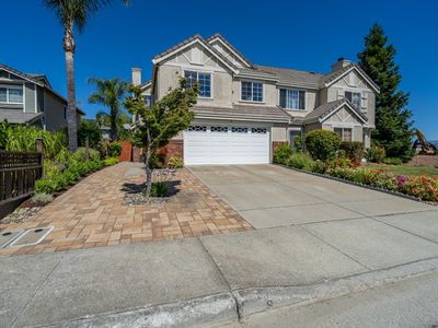 327 La Vela Ct