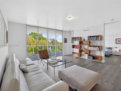 720 NE 62nd St APT 404