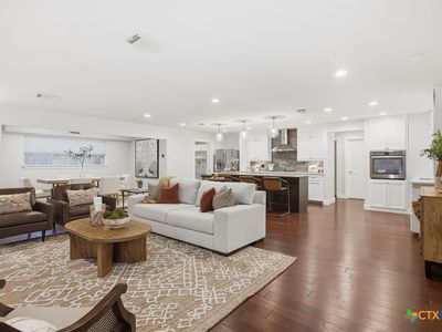 304 Hub Dr